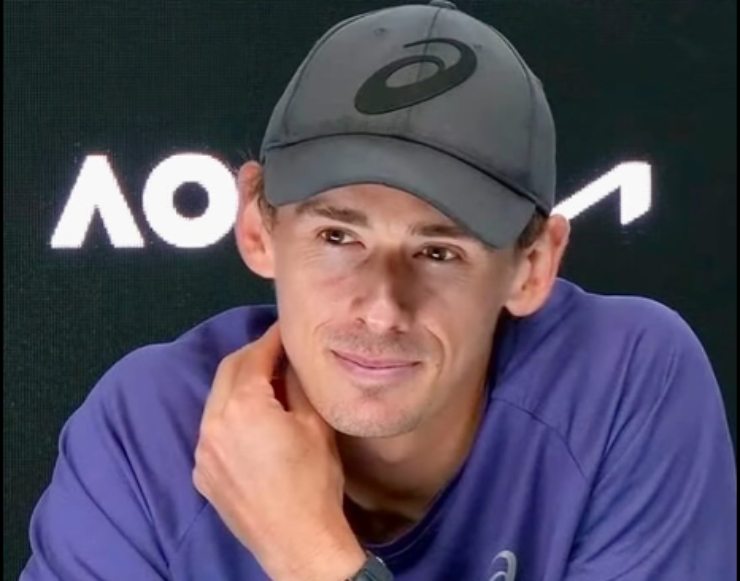 De Minaur in conferenza stampa