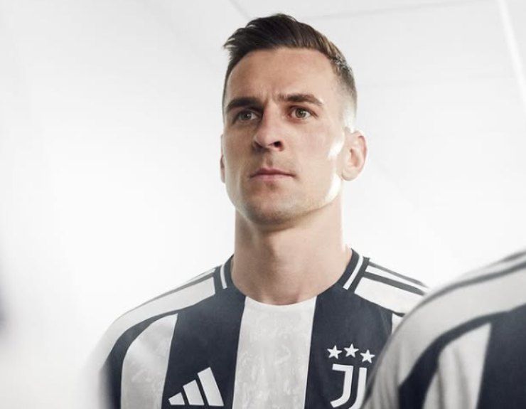 Milik con la maglia della Juve